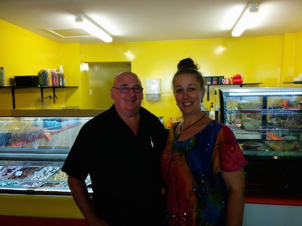Ken and Jody Bannister Kwerky Cafe Beerwah 15th October 2014